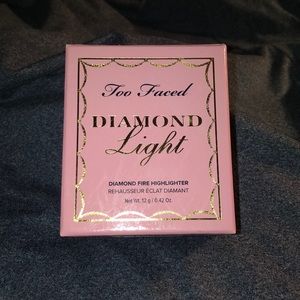 Too Faced Diamond Light highlighter